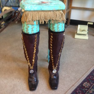 Now isn't this the one of the most unique end tables you've ever seen?