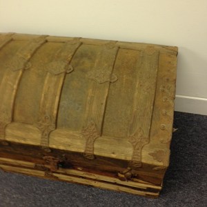 trunk-antique-top-3