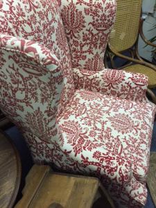 wingback-red-white-6